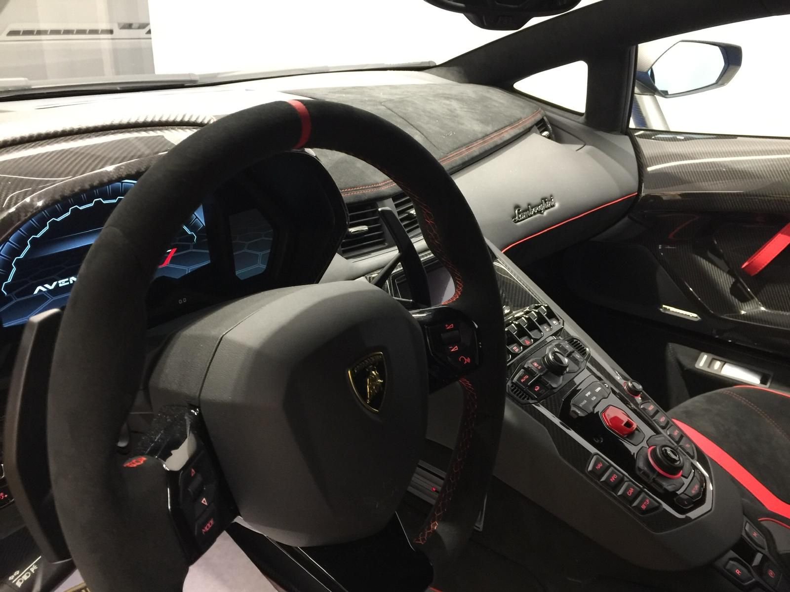 2020 LAMBORGHİNİ AVENTADOR SVJ